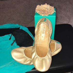 Limited Edition Champagne 🥂 🍾 TIEKS. Sz 8